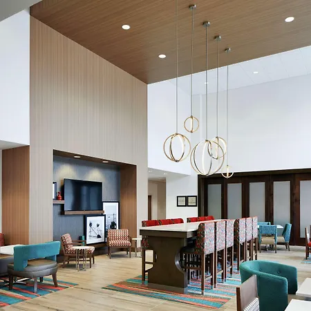 Hampton Inn & Suites Chicago/Waukegan