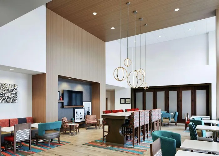 Hampton & Chicago/waukegan Hotel