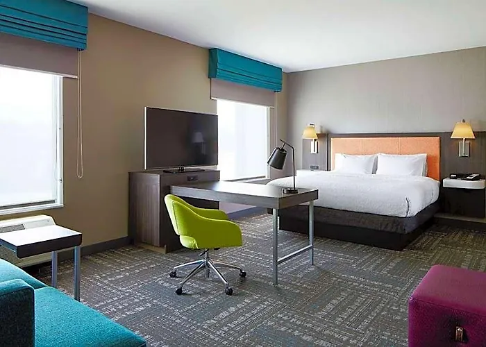 Hampton & Chicago/waukegan 3*